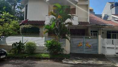 Rumah 2 Lantai Luas 252m² Lelang Letak Strategis