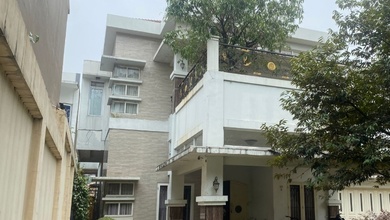 Rumah 2 Lantai Lt.1018m² Proses Lelang Letak Strategis