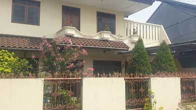 Rumah 2 Lantai Letak Strategis Nyaman Lt300m²