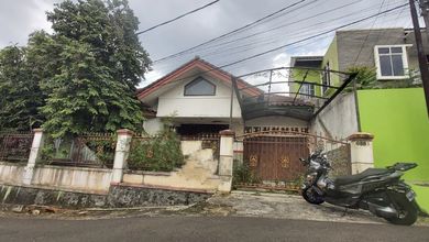 Rumah hitung tanah di Kavling DKI Jl purwa utama ujung jagakarsa .