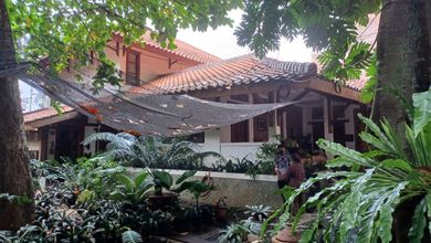 Jual Rumah Megah Luas 1029 m2 di Cipedak, Jakarta Selatan