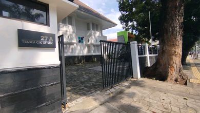 Menteng Rumah Mewah Lokasi Strategis Dibawah Njop