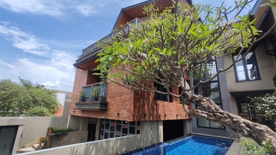 Rumah Mewah Modern di Jaktim Dgn Private Pool - Cash Only