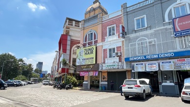 Gading Serpong - Ruko 3Lt Dekat Masjid Al-Husna Lingkungan Ramai ~ Cash Only