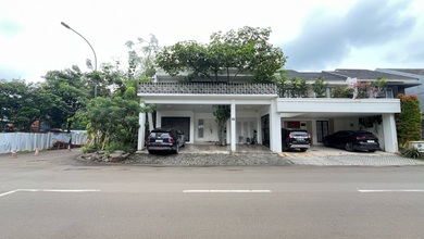 BSD Cluster Sevilla - Rumah Mewah Modern Dekat Gerbang Perumahan Letak Strategis Cash Only