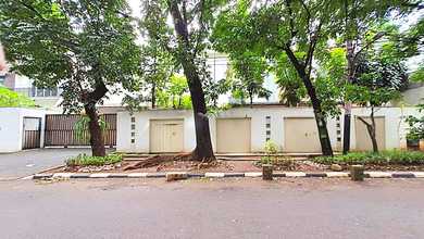 Cipete Raya - Rumah Mewah Dua Lantai Bagus. SHM. LT 1265 M2. Bebas Banjir. Dijl Prapanca Raya. Cipete Utara. Jakarta Selatan