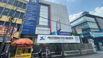 Kramat Raya Senen - Rukan Sangat Strategi. Shgb LT 256 M2. Dijalan Kramat Raya. Senen. Jakarta Pusat