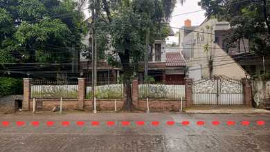 Kemang - Rumah Bagus Harga Sangat Murah. SHM LT 662 M2. Dijalan Emesda Kemang Selatan X111. Cipete . Jakarta Selatan