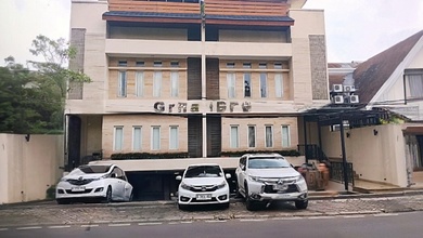 Darmawangsa - Gedung Kantor Sangat Bagus. SHM LT 434 M2. Dijalan Darmawangsa. Kebayoran Lama. Jakarta Selatan