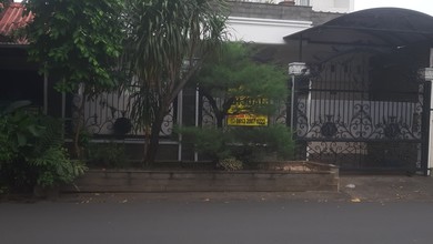 Di Jual Rumah 2Lt Siap Huni, Kondisi Bagus,Dekat Banyak Fasilitas,Bebas Banjir,Lokasi Strategis, Dekat Akses Tol Joglo