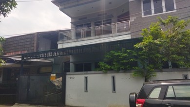 Di Jual Rumah 2Lt,Siap Huni, Lokasi Strategis, Bebas Banjir