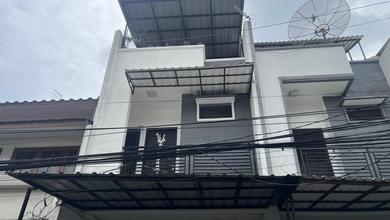 Di Jual Rumah Siap Huni, Kondisi Bagus, Lokasi Strategis, Bebas Banjir,Dekat Akses Tol