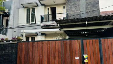 Di Jual Rumah 2Lt Kondisi Bagus, Siap Huni, Lokasi Strtegis, Dekat Banyak Fasilitas, Dekat Akses Tol