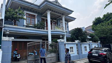 Di Jual Rumah 2Lt, Siap Huni, Kondisi Bagus,Lokasi Strategis, Dekat Byk Fasilitas, Dekat Akses Tol