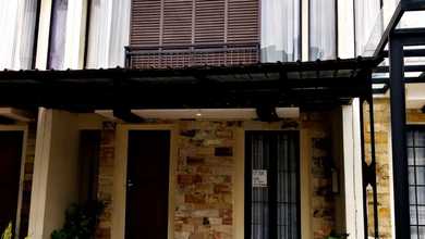Di Jual Rumah 2Lt, Siap Huni,Kondisi Bagus, Lokasi Strategis, Dekat Banyakfasilitas, Dekat Akses Tol