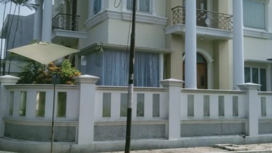 Di Jual Rumah 2Lt, Kondisi Bagus, Siap Huni, Lokasi Strategis, Deket Akses Tol