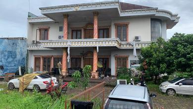 Di Jual Rumah 2Lt, Siap Huni, Lokasi Strategis, Dekat Banyak Fasilitas