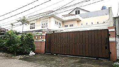 Di Jual Rumah 2Lt, Siap Huni, Kondisi Bagus, Lokasi Strtegis, Dekat Banyak Fasilitas,Dekat Akses Tol