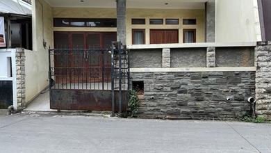 Di Jual Rumah 2Lt, Kondisi Bagus, Lokasi Strategis, Siap Huni