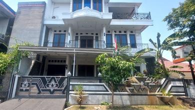 Rumah Apik 3 Lantai di Jl Cempaka Putih Tengah. Dkt ke Pulomas