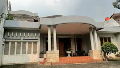 Rumah Apik di Jl Sasak, Cipete Selatan, Cilandak