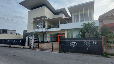 Jual Rumah Cantik Luas 1720 m2 area Sukmajaya, Depok