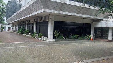 Gedung 3 Lantai Di Jl Ampera Raya, Cilandak Timur, Pasar Minggu