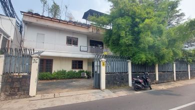 Rumah Lama di Jl Limo, Grogol Selatan, Kebayoran Lama. Dkt ke Permata Hijau