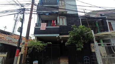 Rumah Murah 3 Lantai di Jl Kayu Manis, Matraman. Dkt ke Jl Pramuka