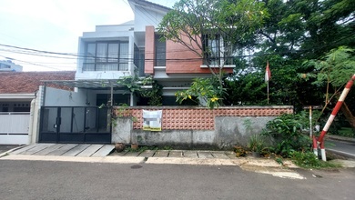 Rumah Asri & Modern di Jl Danau Mahalona, Benhil. Dkt ke Jl Gatot Subroto