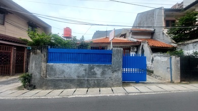 Rumah Lama 1 Lantai di Jl Kubis, Kebayoran Baru. Dkt ke Jl Panglima Polim