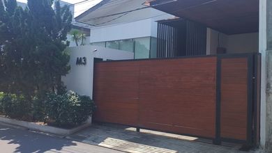 Rumah Mewah Di Rawamangun Jl Jatibarang, Pulogadung. Dkt Ke Jl Pemuda