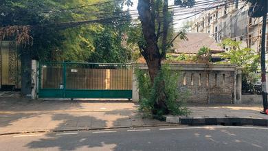 Rumah Tua Hitung Tanah di Cempaka Putih Barat. Dkt ke Jl Letjen Suprapto