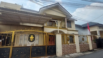 Rumah 2 Lantai Bonus Kontrakan 4 Pintu Di Jl Dewa Ujung, Ciracas