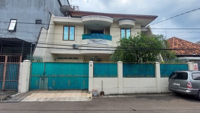 Rumah 2 Lantai Di Otista, Balimester, Jatinegara. Dkt Ke Kp Melayu & Jl Basuki Rahmat
