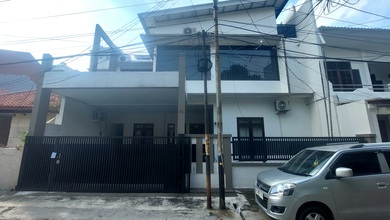 Rumah Apik 2 Lantai di Jl Kakap, Pulogadung. Dkt ke Jl Pemuda