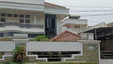 Gedung Hijau Pondok Indah. Hitung Tanah Saja.