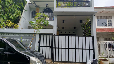Taman Kedoya Baru. Rumah Bagus Dibawah Harga Pasar