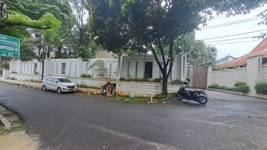 Flash Sale. Rumah Besar Jl Ampera, Ragunan. Dibawah Njop.
