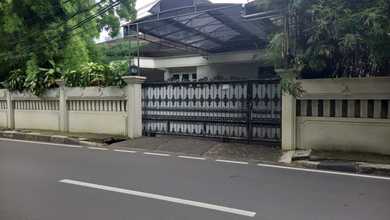 Brawijaya Kebayoran Baru. Rumah Bagus Harga Dekat NJOP.