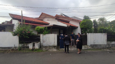 Cipulir Permai, Kebayoran Lama. Rumah Hitung Tanah Dibawah Pasaran