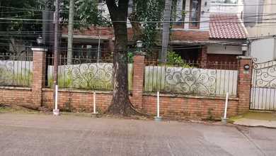 Cipete Selatan Jalan Emesde. Rumah Besar Harga Dibawah Pasaran
