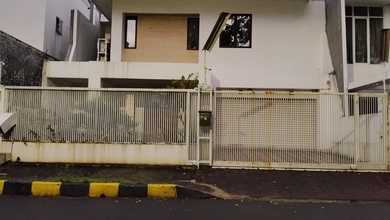 Intercon Kebon Jeruk. Rumah Bagus Dibawah Harga Pasar.