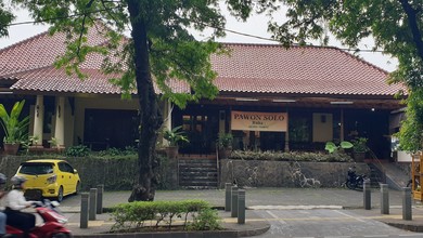 Kemang Raya. Rumah Besar Harga Dibawah Pasaran