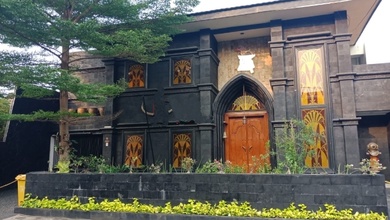 Huniyan Cantik Harga Miring Jarang Ada lt 345Mtr Gudang Peluru Jakarta Selatan