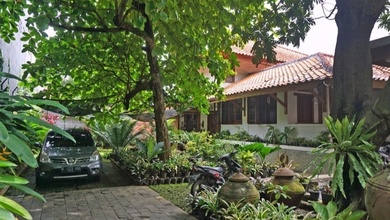 Rumah asri harga miring lt 1029mtr Cipedak Jagakarsa jarang ada Jakarta Selatan 