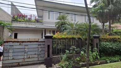 Rumah harga miring martimbang dkt SCBD depan taman Kebayoran baru SHM Jakarta Selatan 