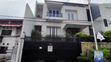 Rumah Elit LT 233 m2, area Kemanggisan, Jakarta Barat