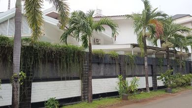 Rumah Hoek lt 547mtr puri indah lokasi bagus asri jarang ada 