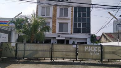 Termurah! Jual Ruko Second Siap Huni Semi Furnished untuk Bisnis Anda di Pondok Indah
